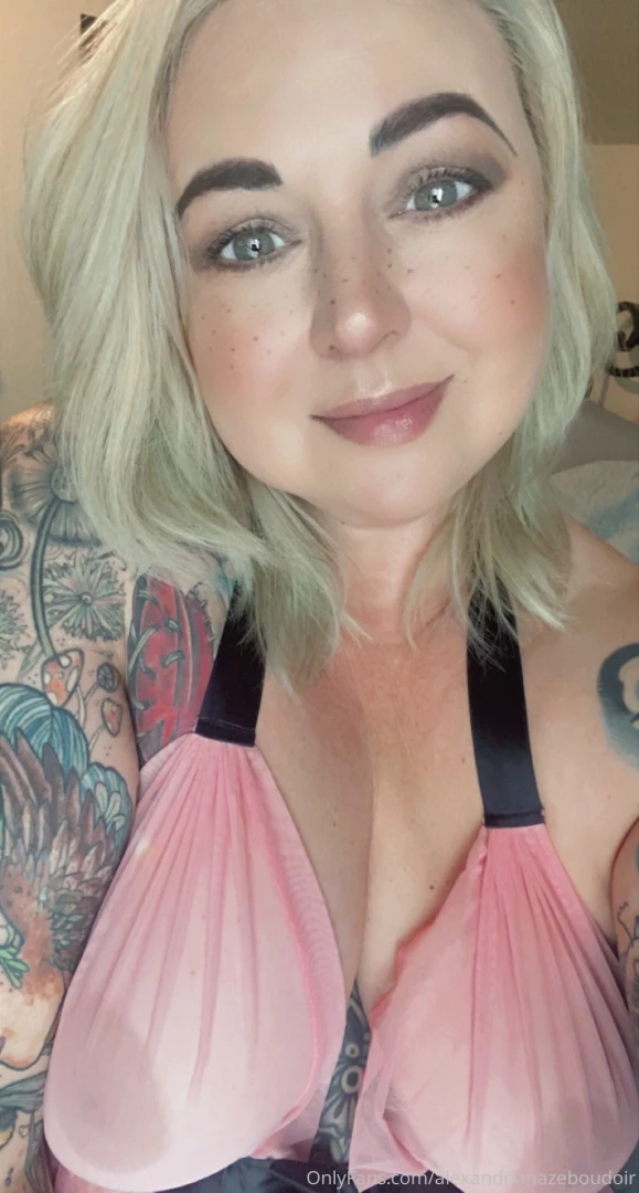 Pretty in pink got a new present off my wishlist and wanted to show it 