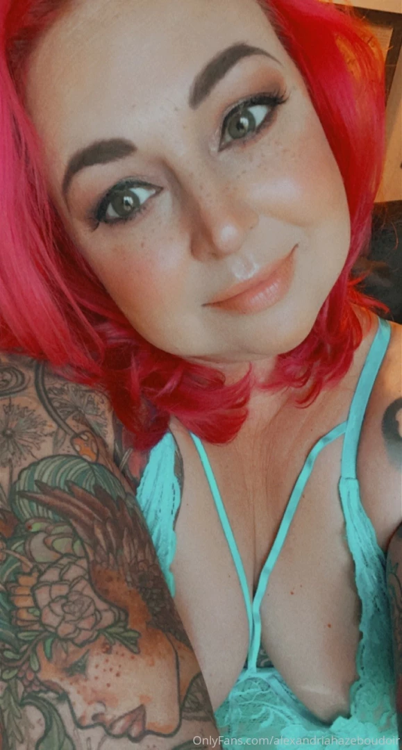 Babeeee i need attention 