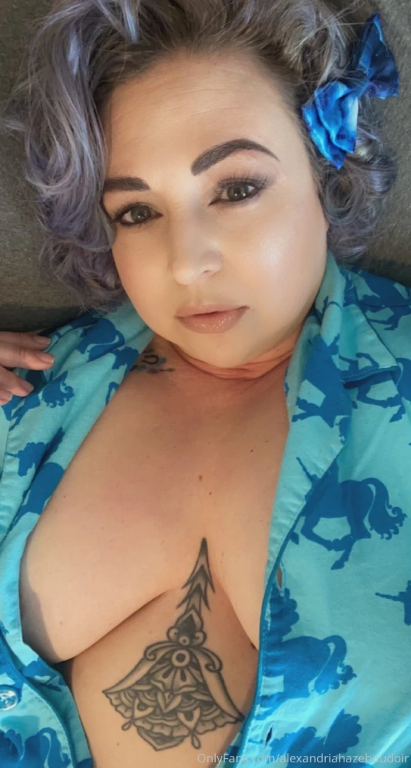 Please babes your kitten needs something to make her purrr do you want 