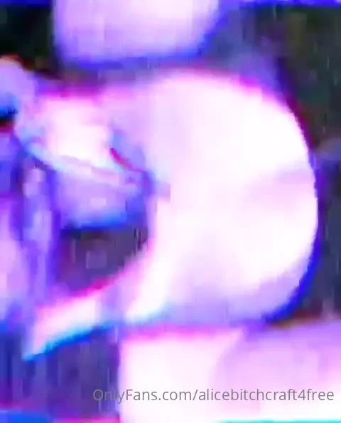 Don t watch this if you tend to react epileptic to lights and sounds 