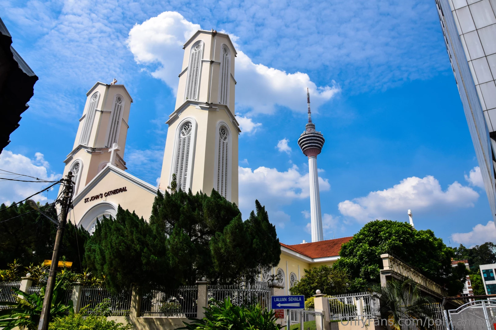 Poly-travel a bit of kuala-lumpur vibe malaysia and tomorrow fly to 