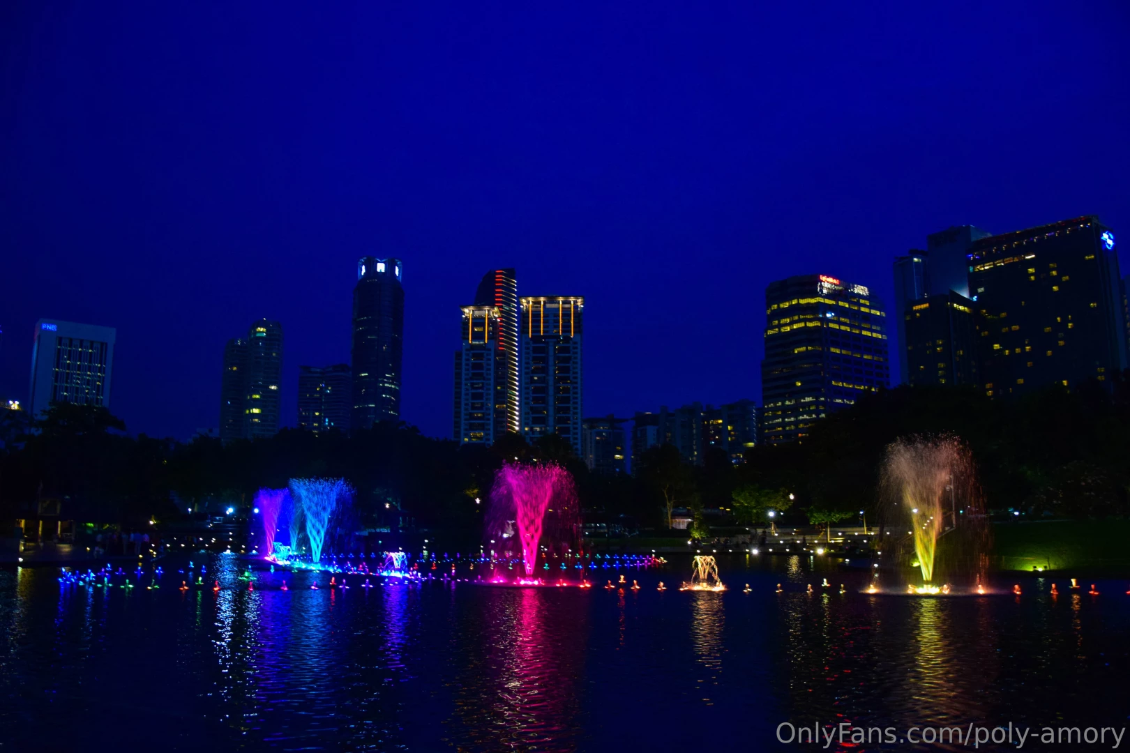 Poly-travel a bit of kuala-lumpur vibe malaysia and tomorrow fly to part 6 