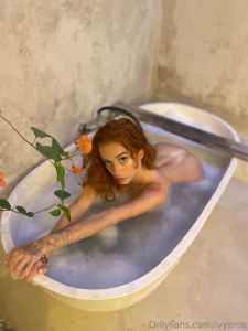 Can i be ur new years kiss or head that works too