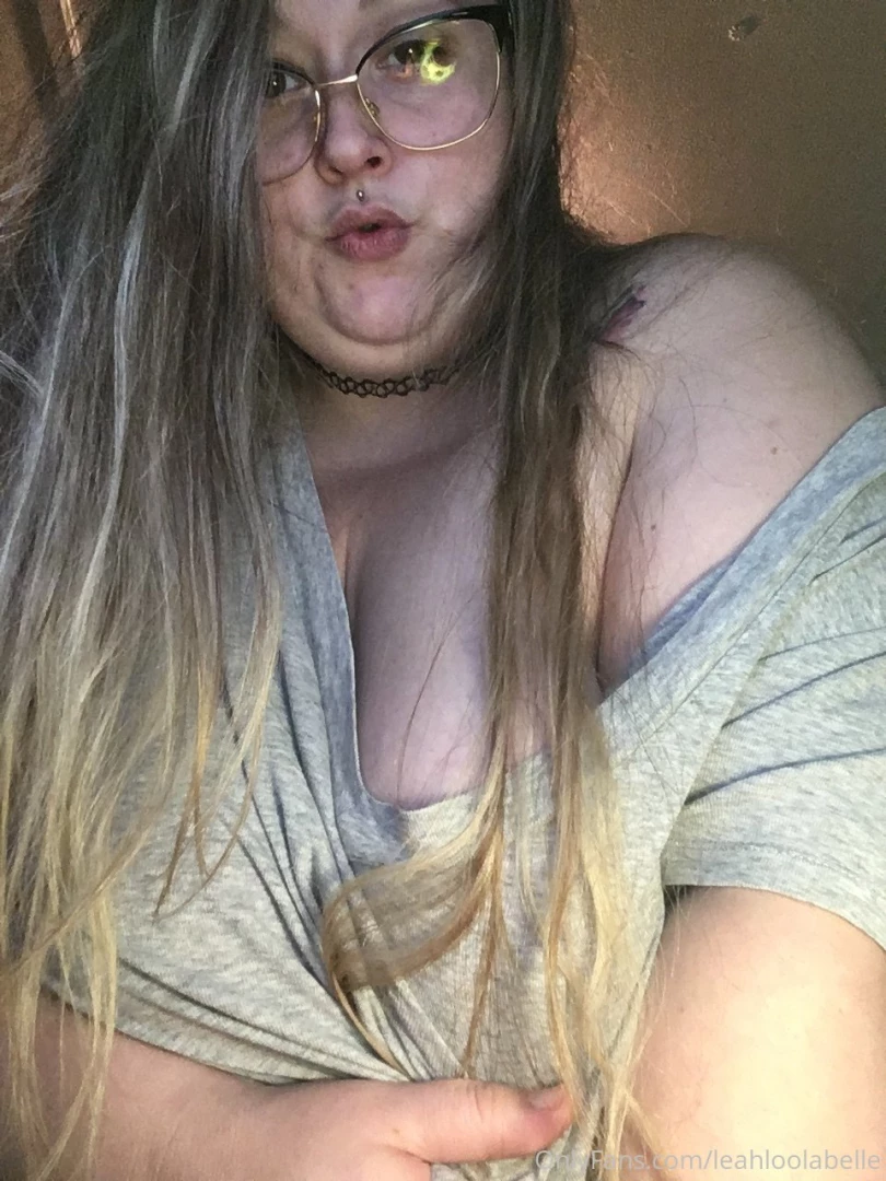 What a naughty goddess i am working and showing my wonderful breasts part 3 