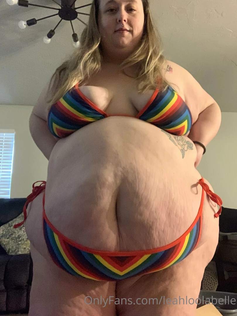 Getting summer ready fatty in a bikini 