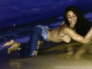 Nothing better then a sexy and salty photo at the beach