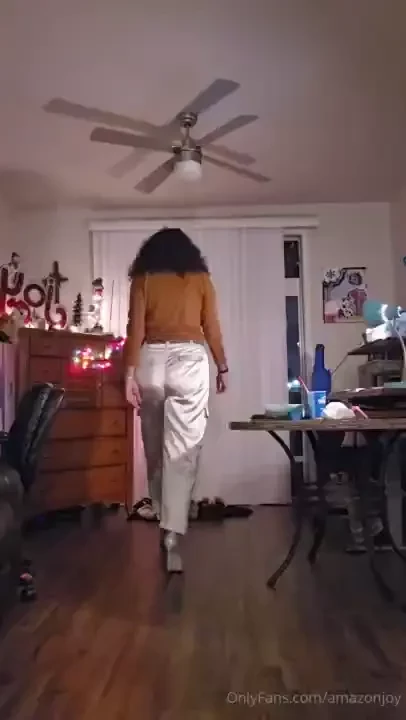 6 4 goddess in heels - dominates a room 