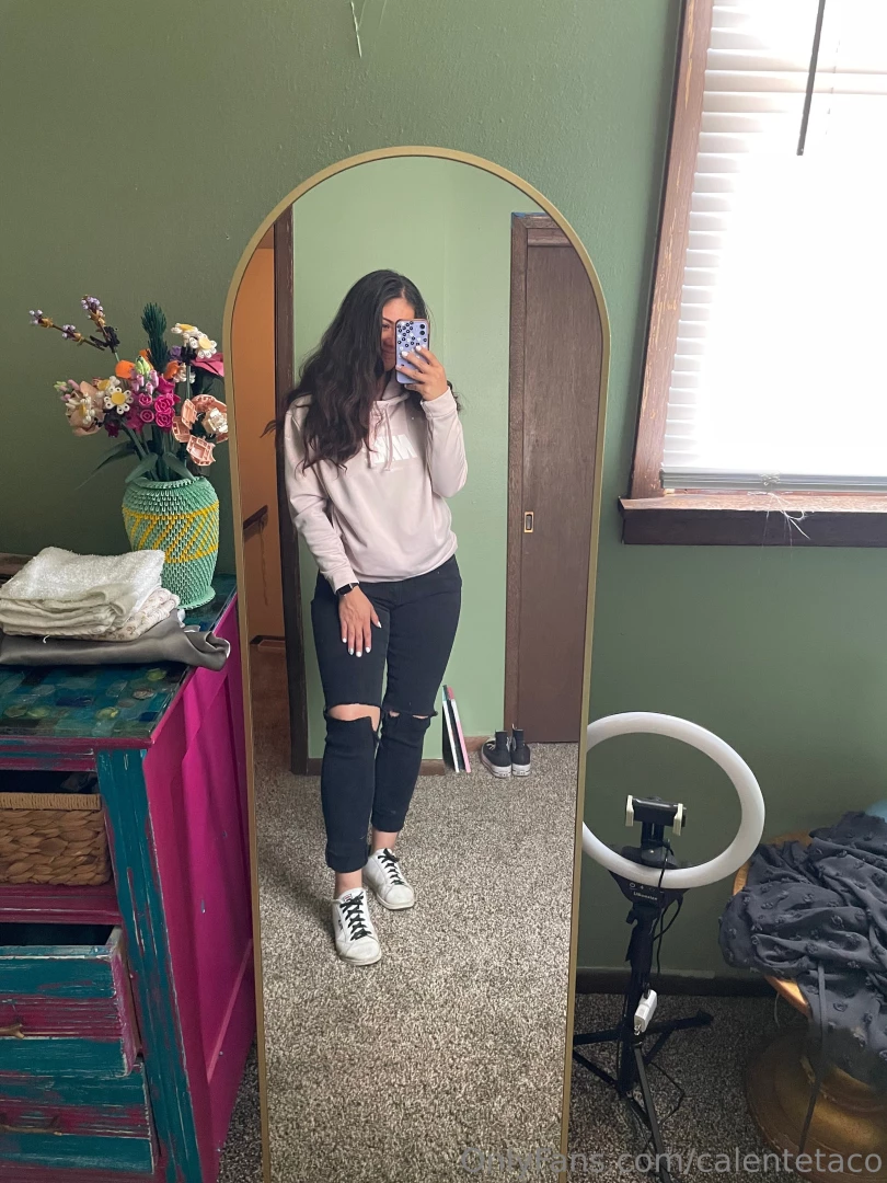 Happy hump day we re making it through the week got some ramen hungry 