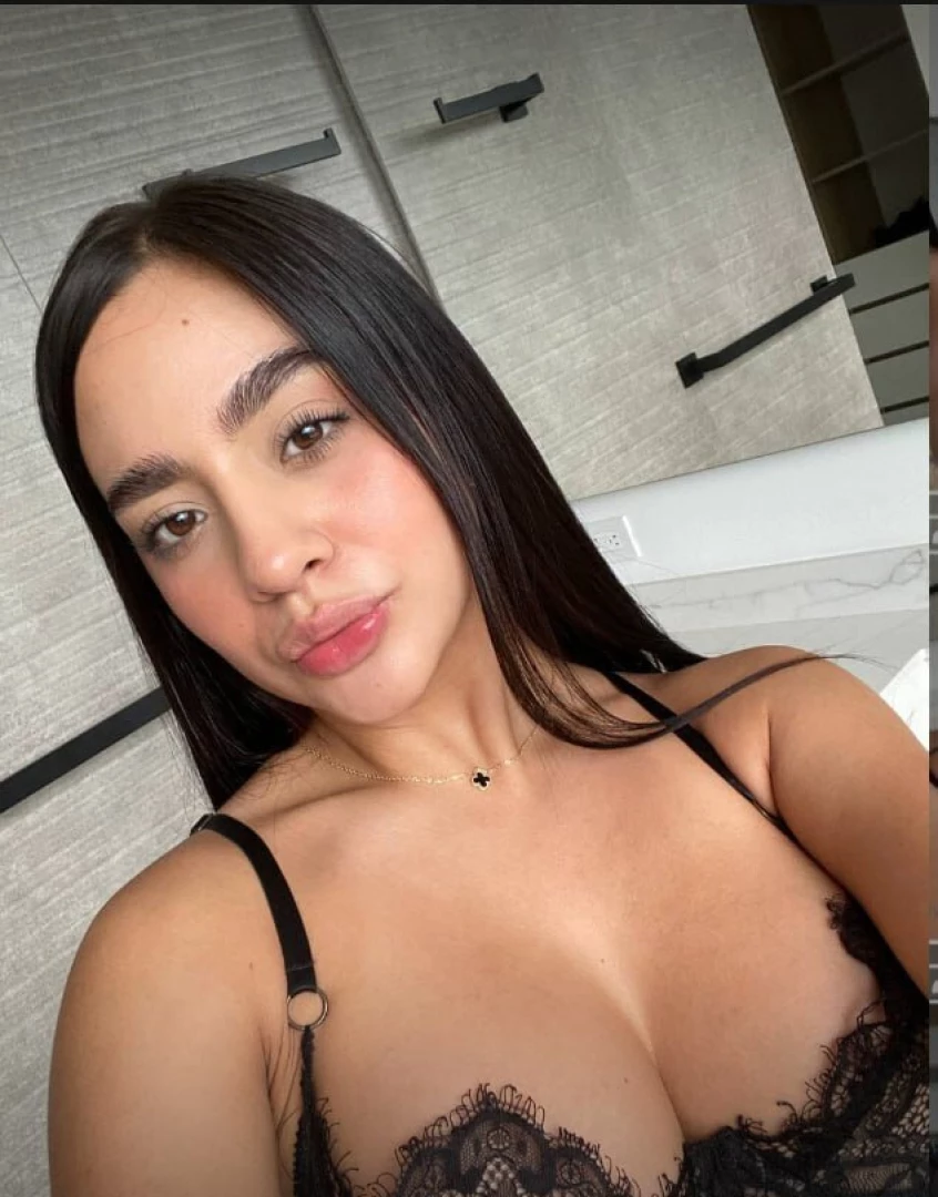 She love to be a queen both day and night with her you will be horny part 12 