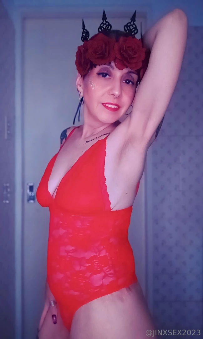 I am your gothic queen i am your gothic queen 