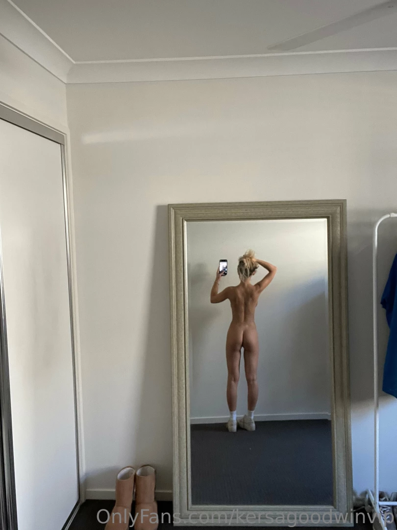 Don t tell my housemate i walk around naked when he s not home 