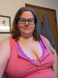 It is a bit dreary out so i went with a bright outfit today swipe to part 2