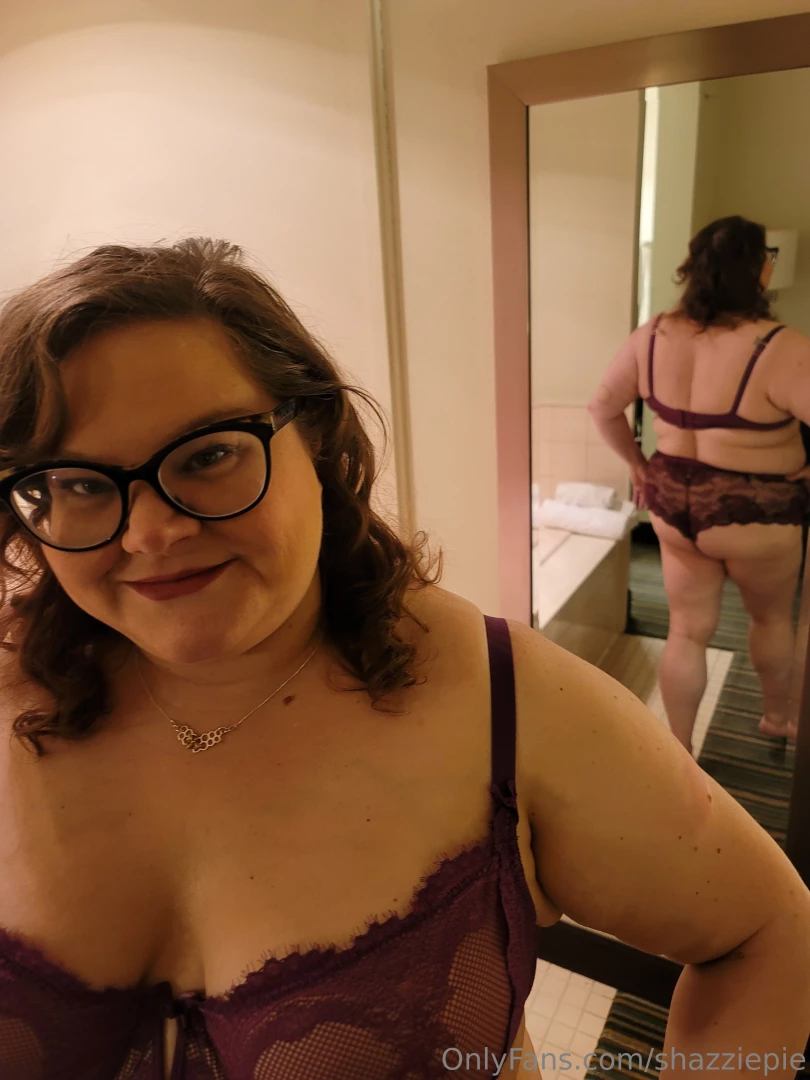 I really love this purple lingerie set what color do you want to see 