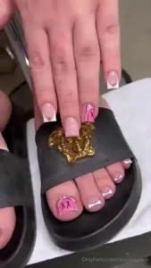 Just got my toes done i need them sucked on its been soooo long