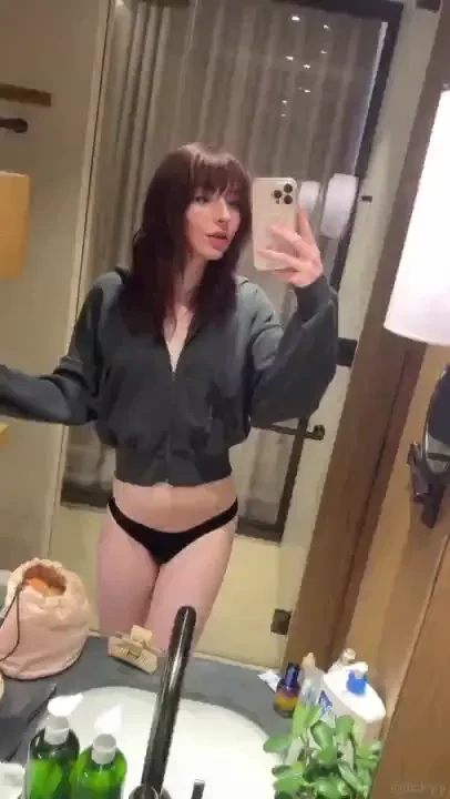 Gosh i sure would like to get laid if only i could get a volunteer 