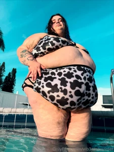 It s too hot this summer but i m hotter p s my birthday is in 12 days