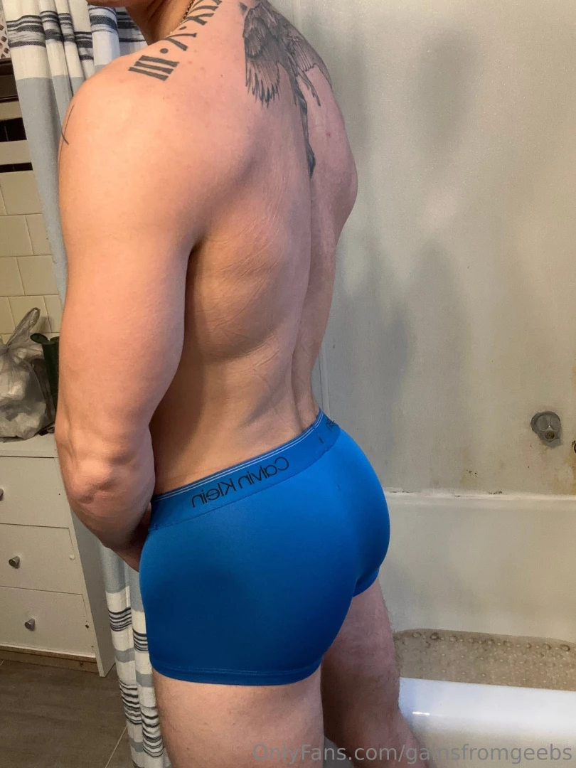 See every inch of my thick ass it s gotten way bigger over time 