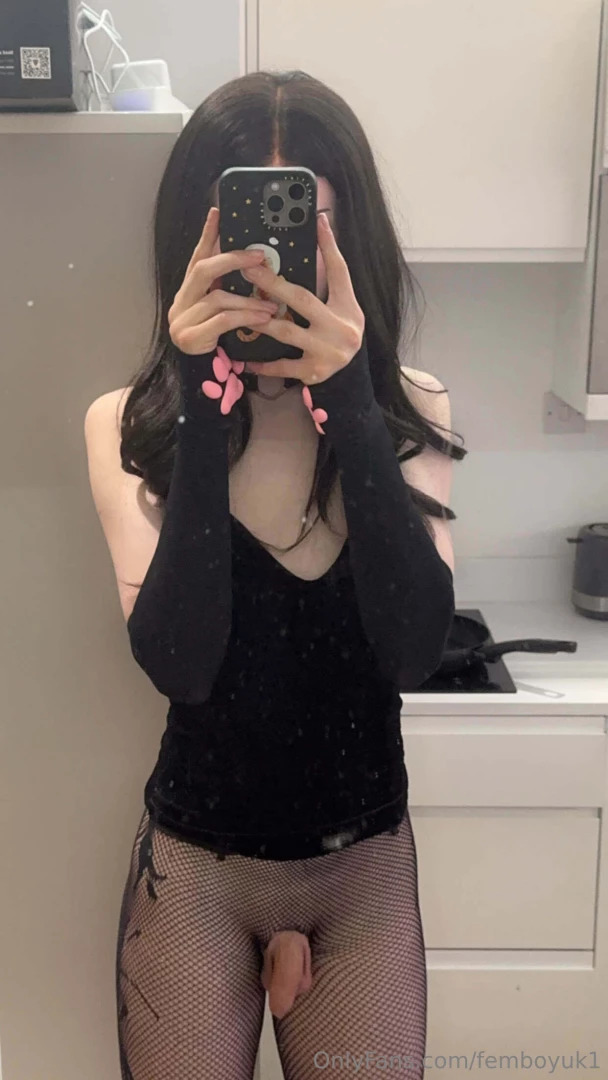 No peaking at my widdle bulge or you will have to taste it part 7 