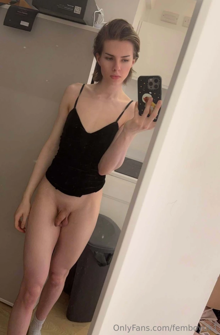 No peaking at my widdle bulge or you will have to taste it part 3 