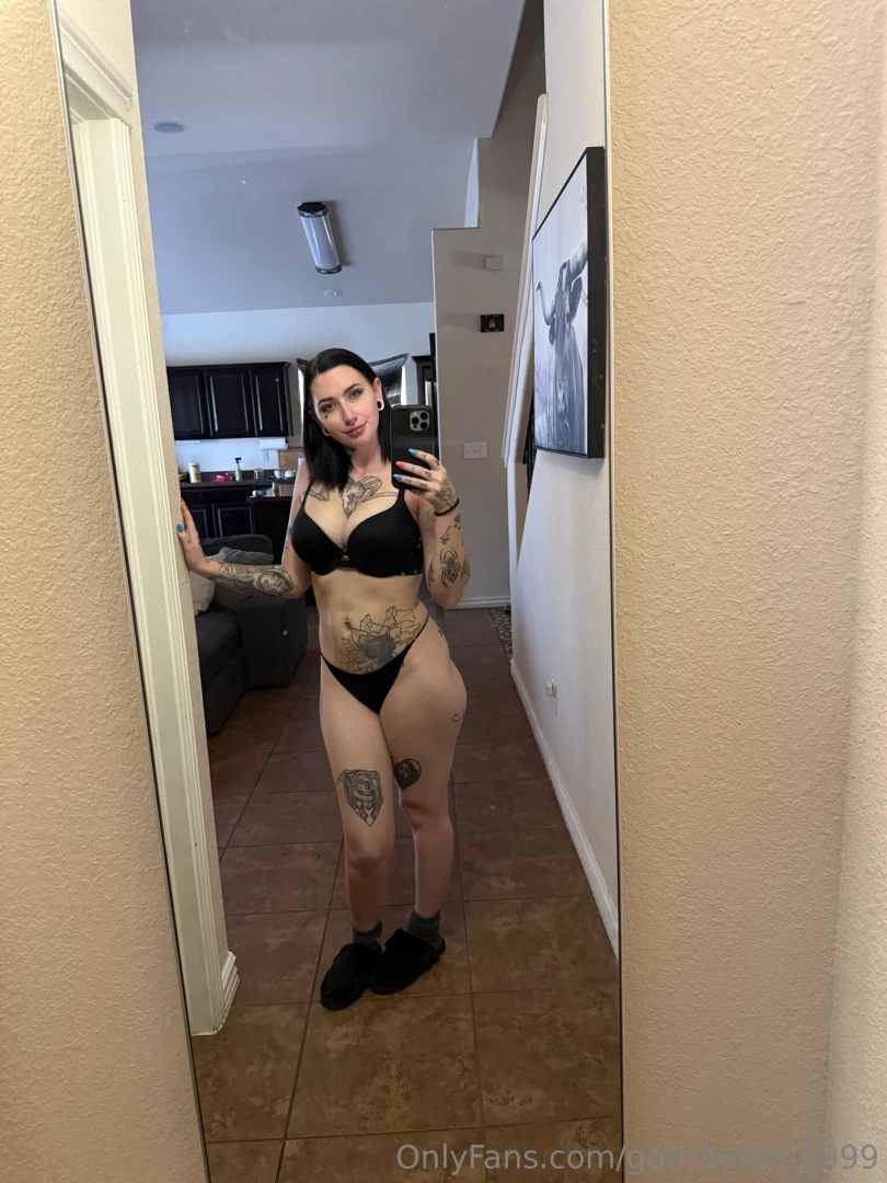 I m free for video chats customs and sexting now only on kadieann666 