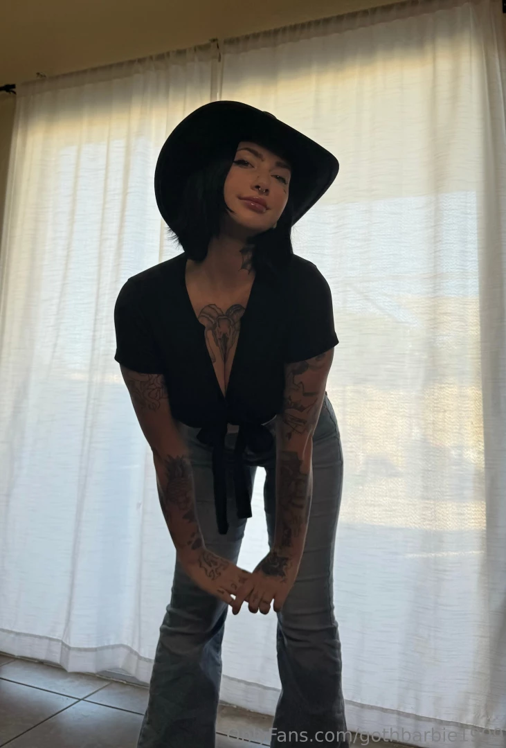 Taking my tits out and waiting for a cowboy to come show me a good 