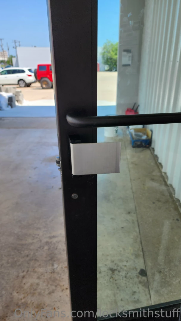 A handyman contractor tried to replace the push paddle he spent all part 9 