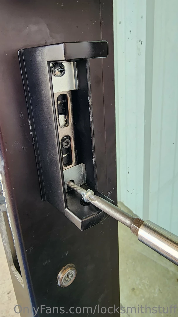 A handyman contractor tried to replace the push paddle he spent all part 10 