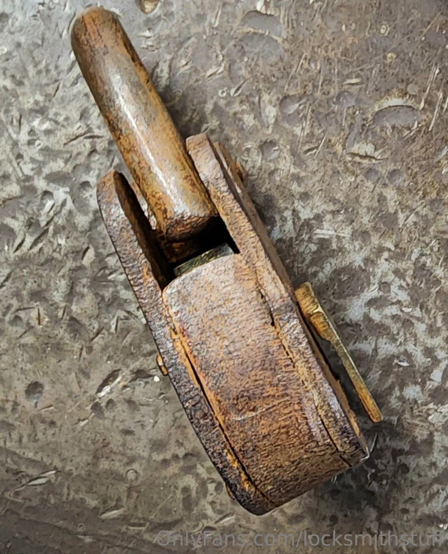 locksmithstuff - Came across this old padlock today part 4 