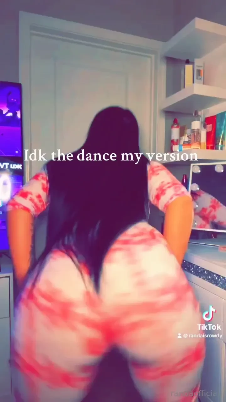 My ex is on his way to drop off my old winter coats should i fuck him 