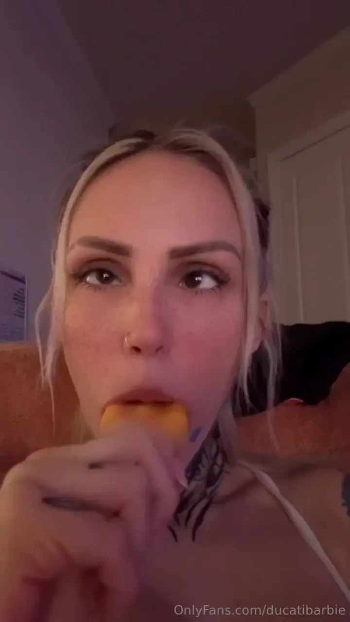 Lick it like a popcicle 