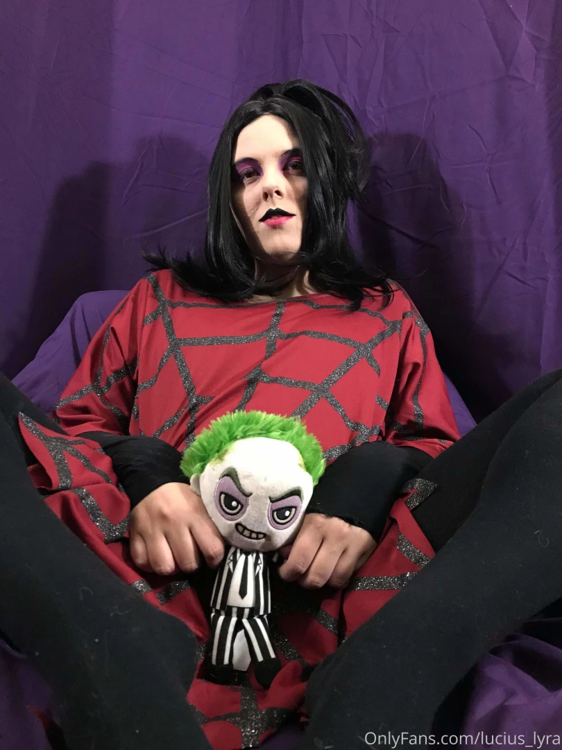 It s show time with lydia deetz 