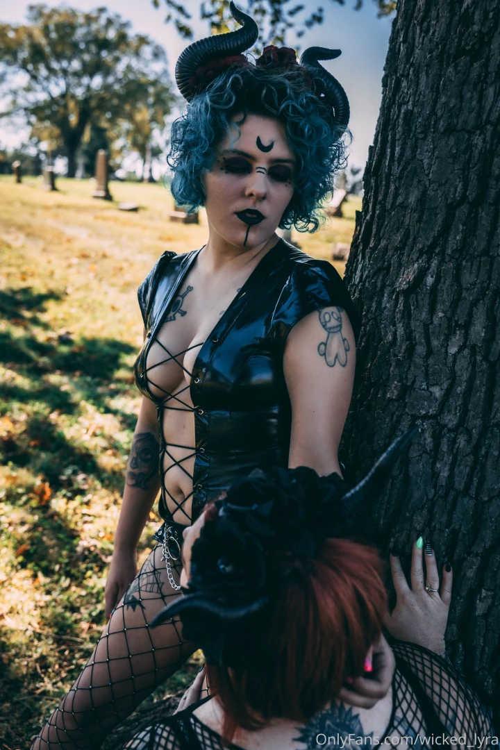 Just for funsies heres a nice little photoshoot a friend and i decided part 11 