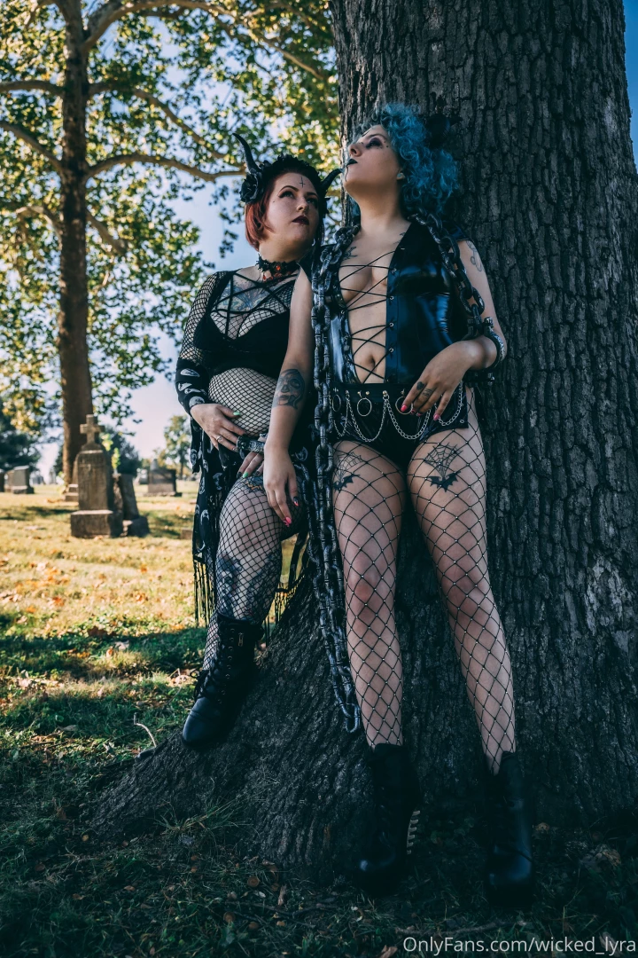 Just for funsies heres a nice little photoshoot a friend and i decided part 7 