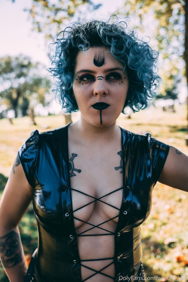 Just for funsies heres a nice little photoshoot a friend and i decided part 9 