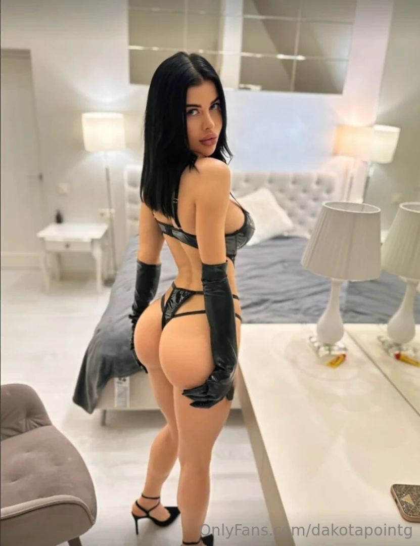 Stunning brunette mistressdiamant who is craving nothing but a hard part 52 