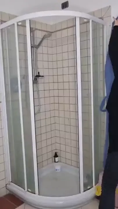 Real me taking a real shower no make up no designer outfit no fancy 