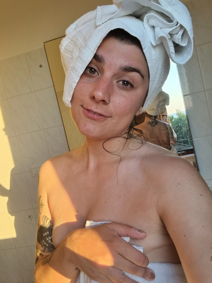 Hey love birds i m currently on holidays in calabria and the lil part 8 