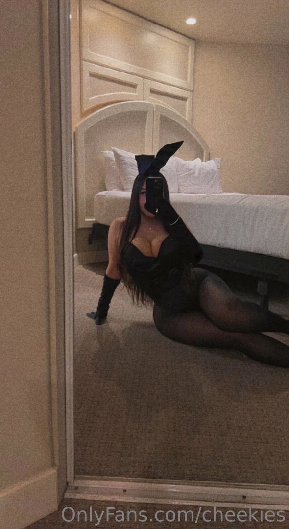 Bunny costume for those who missed it which ones your fav 1-6 