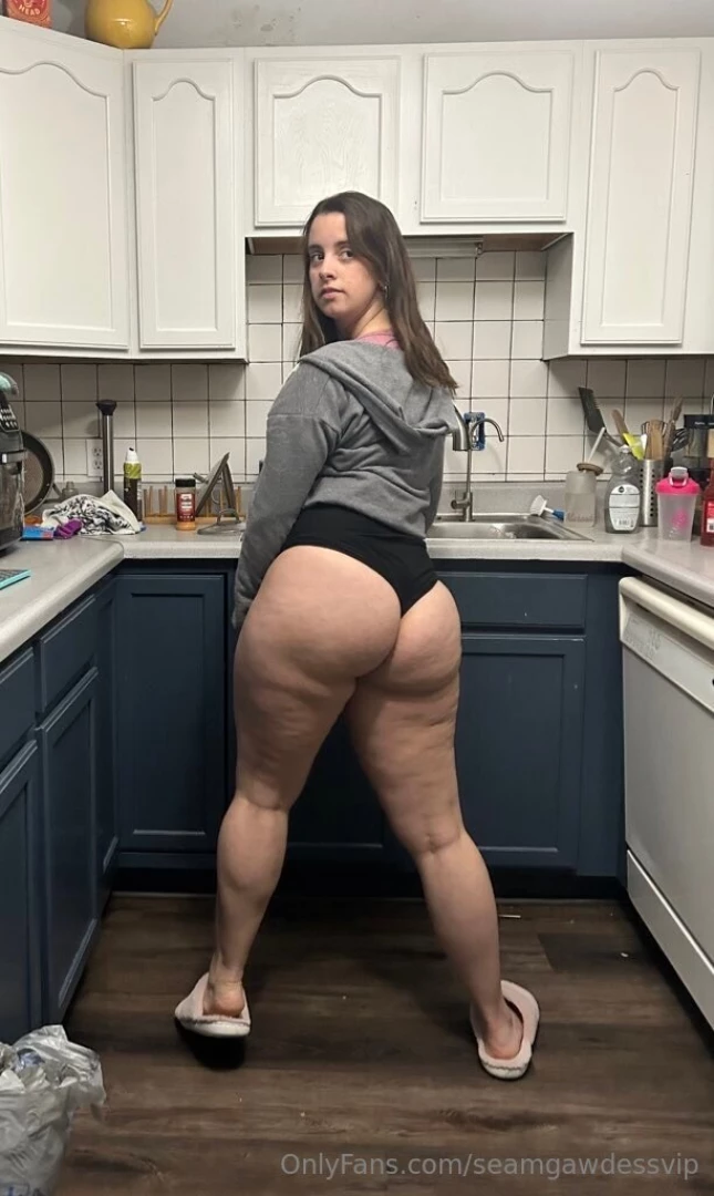 I made you a cake i promise it tastes soooo good 