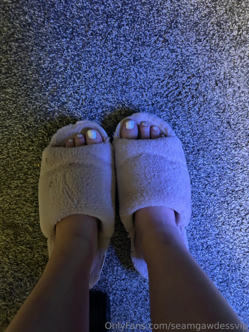 Got my nails and toes done 