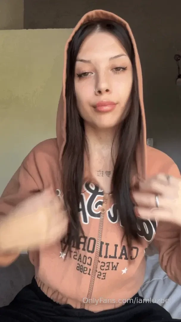 What i hide under my hoodie 