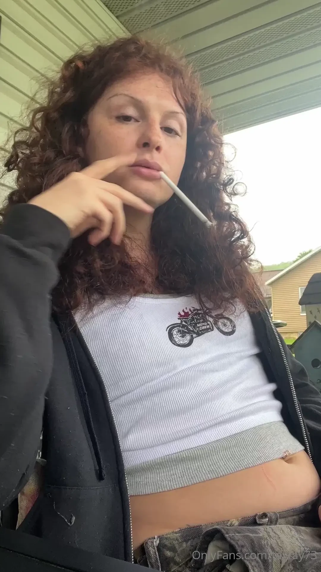 Hey smoking fetish lovers watch me suck and puff on this cigarette 