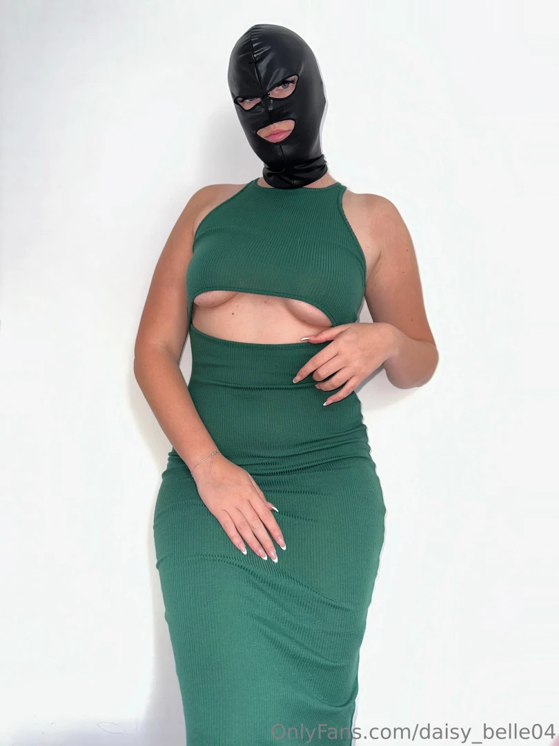 Keeping it simple but sexy in a tight dress 