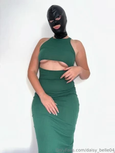 Keeping it simple but sexy in a tight dress