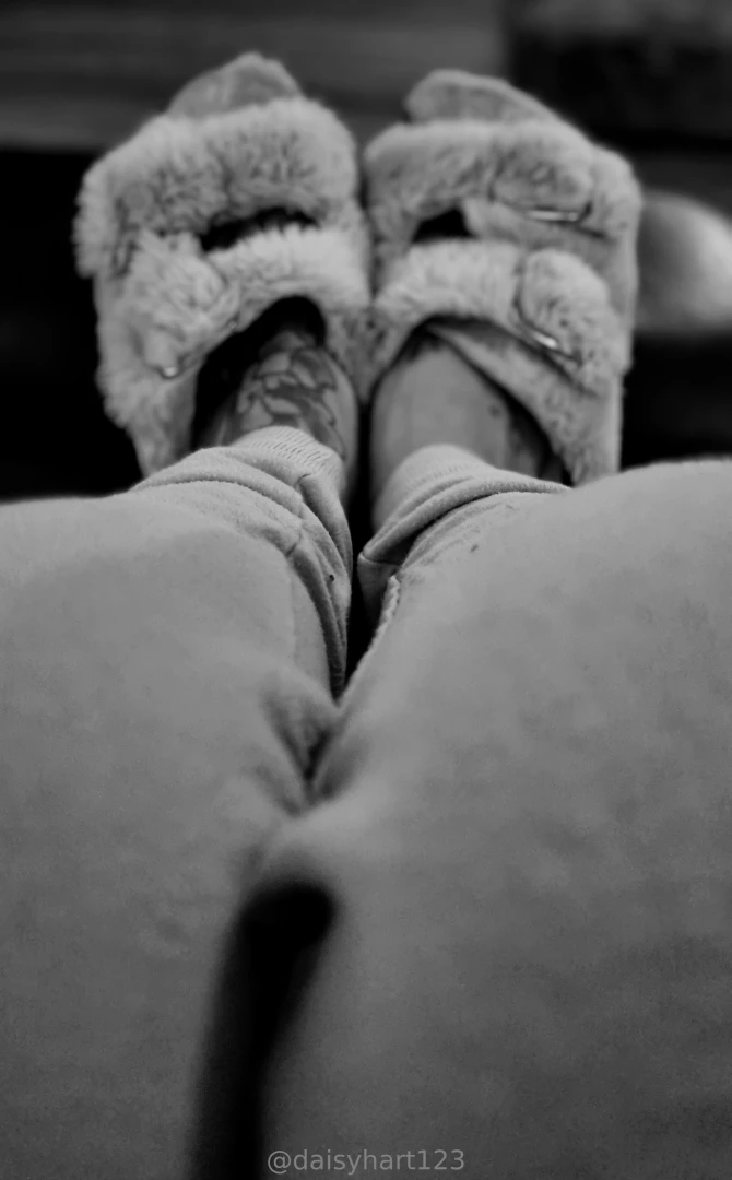 Friday night chills https onlyfans com ddaisyhartvip 