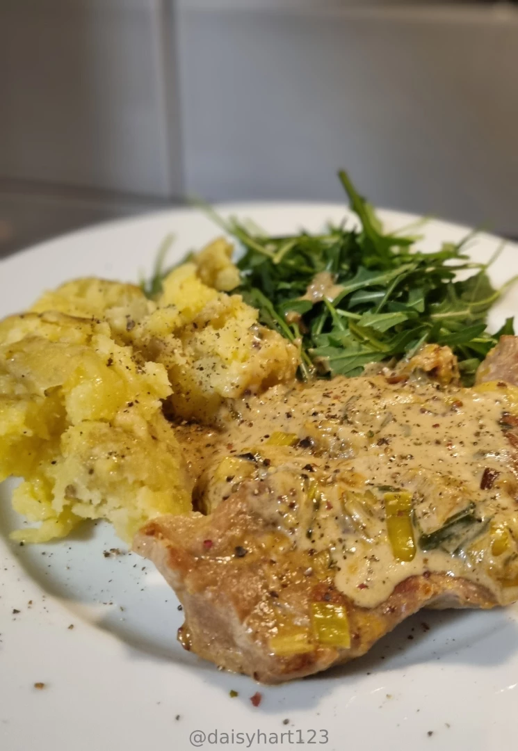 A housewife who loves to share https onlyfans com ddaisyhartvip 