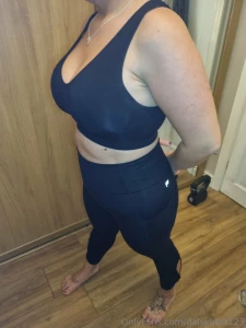 Did a little gym wear shoot last night love getting custom requests part 1