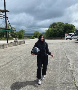 Autumn in black an elegant and restrained look that perfectly