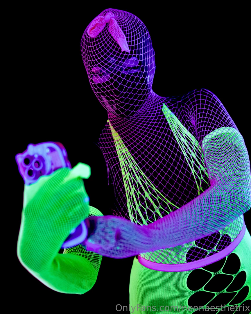 Neonaesthetrix part 18 