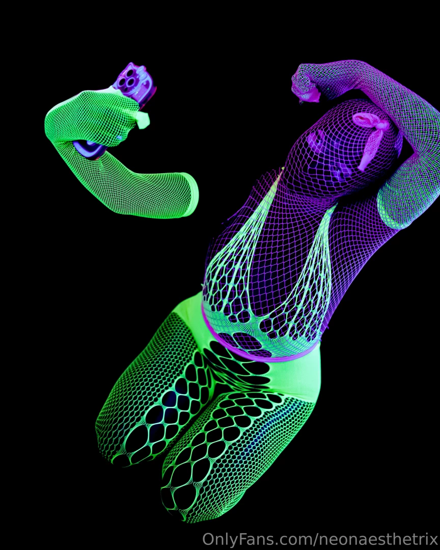 Neonaesthetrix part 30 